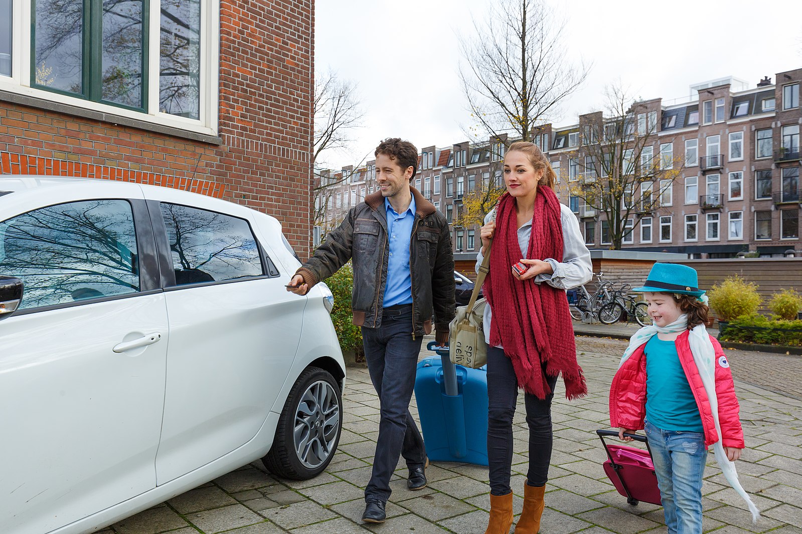 elektrische deelauto, duurzame mobiliteit, auto van de straat